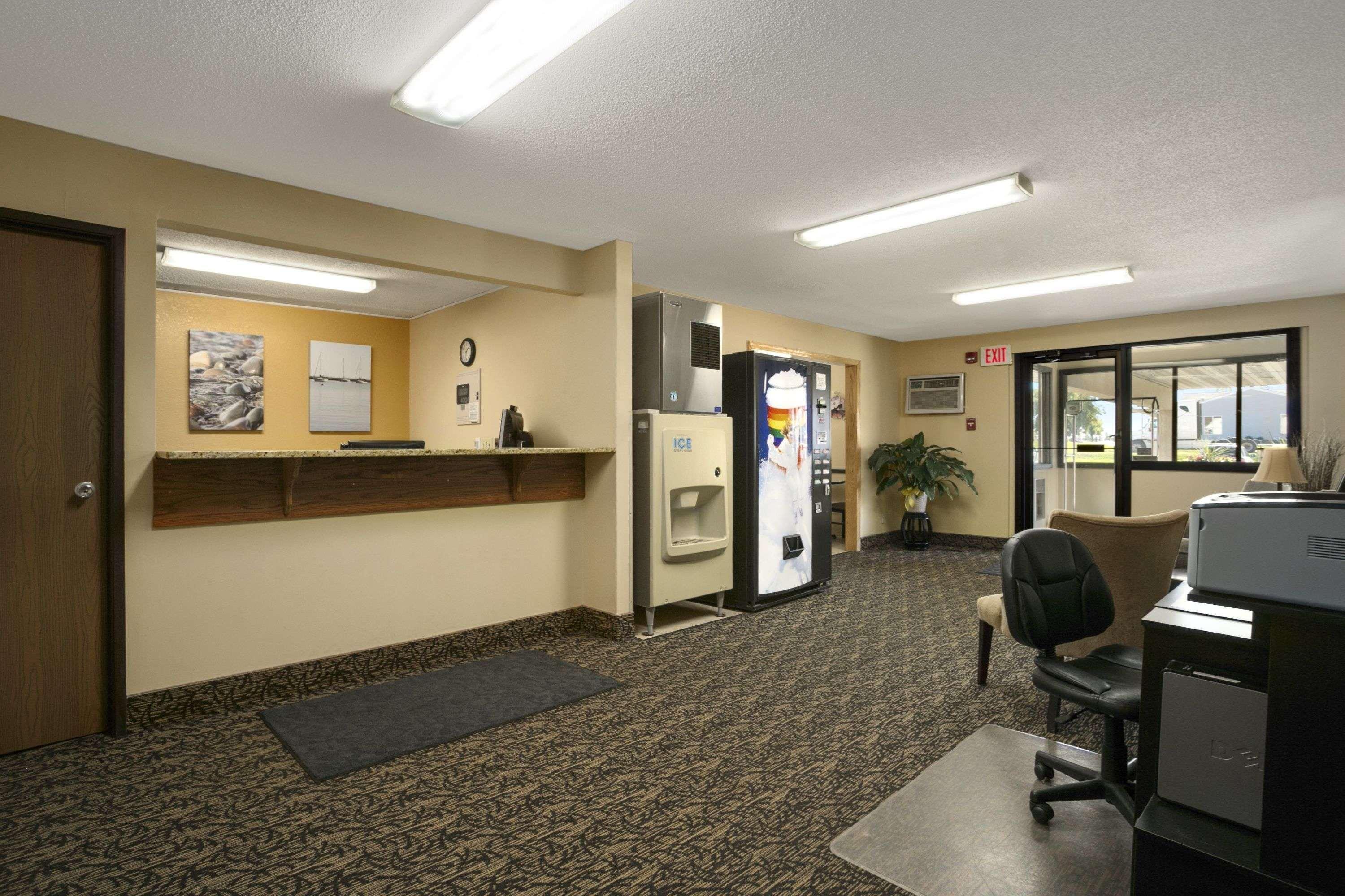 Super 8 By Wyndham Alexandria Mn Motel Exterior foto