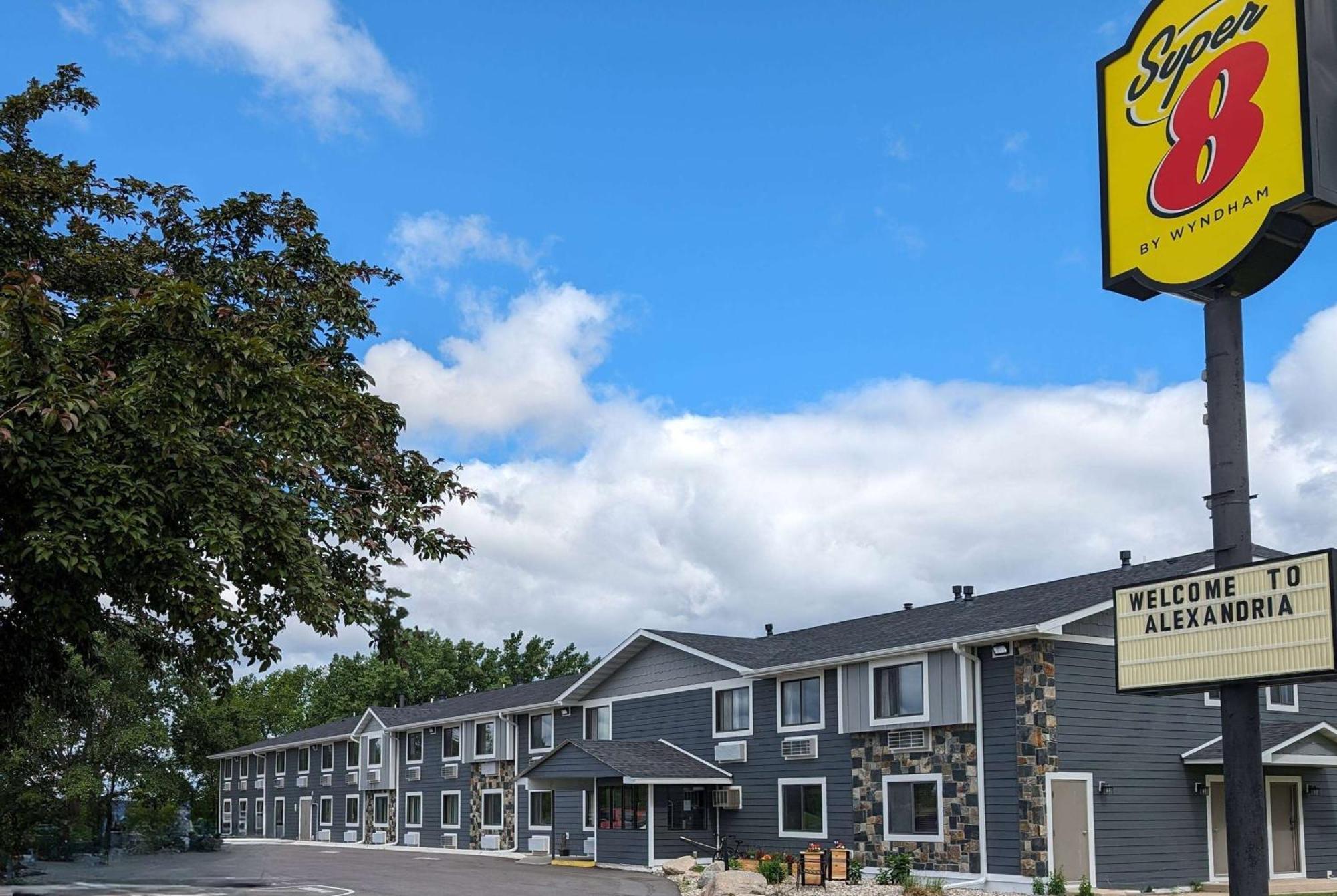 Super 8 By Wyndham Alexandria Mn Motel Exterior foto
