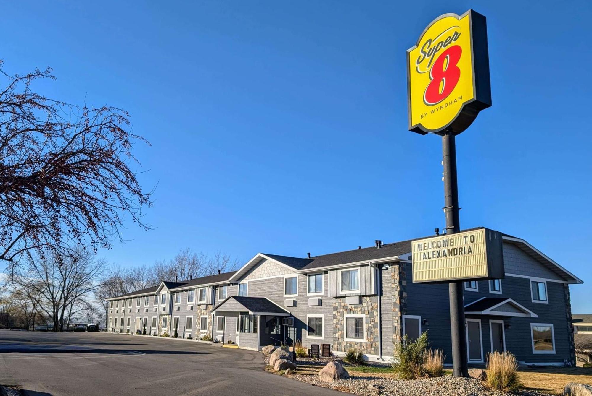 Super 8 By Wyndham Alexandria Mn Motel Exterior foto